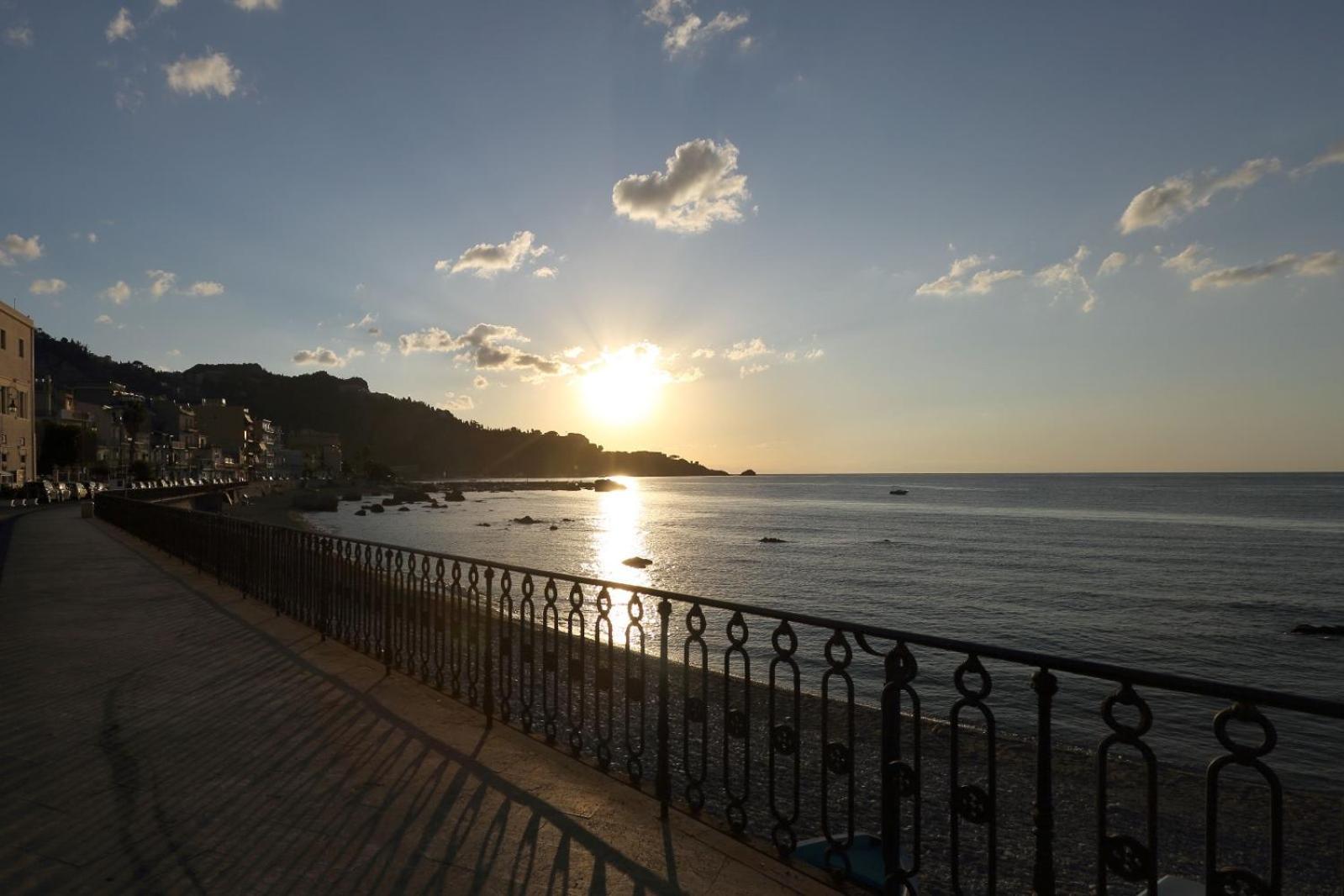 Zia Rina Apartment Naxos Giardini Naxos Εξωτερικό φωτογραφία