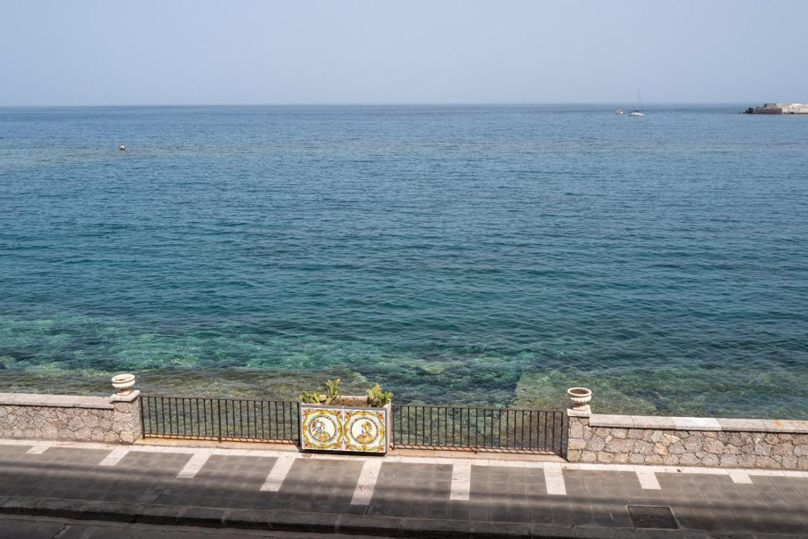 Zia Rina Apartment Naxos Giardini Naxos Εξωτερικό φωτογραφία